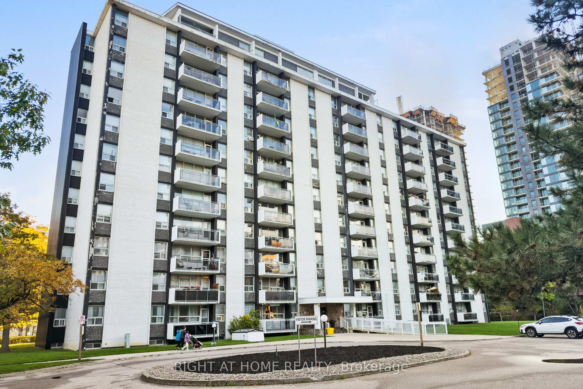 907 - 151 LaRose Avenue E Toronto Ontario Canada Sale residential Guido Bernal Right at Home Realty, Brokerage*