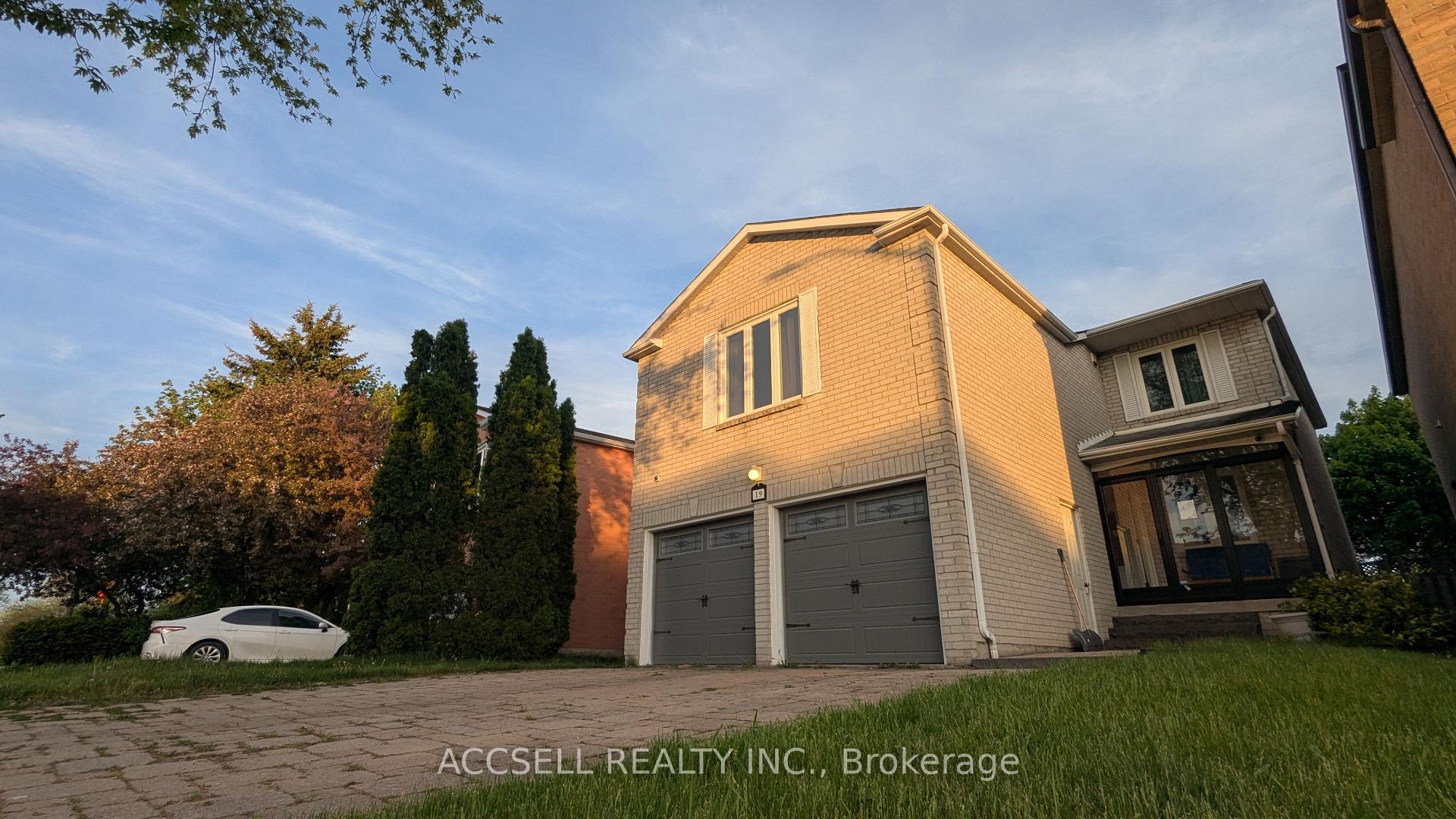 19 Joseph Aaron Boulevard Vaughan Ontario Canada Sale residential MNG Team HomeLife/ROMANO Realty Ltd., Brokerage