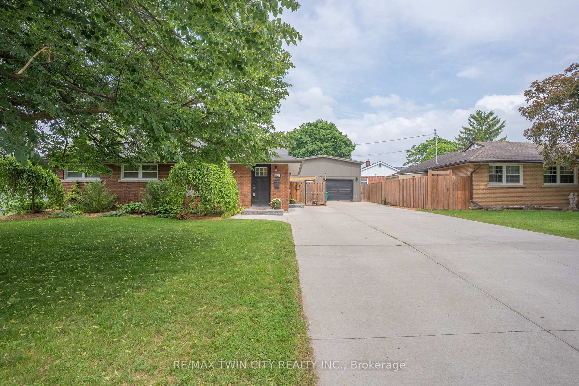 1023 Rose Street Cambridge Ontario Canada Sale residential Renee Blair Sotheby's International Realty Canada
