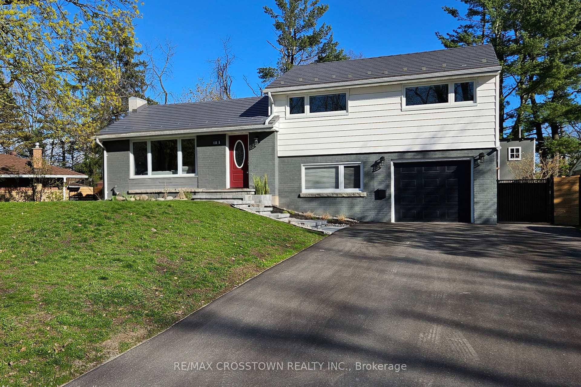 11 Castle Drive Barrie Ontario Canada Sale residential Mei Jin 金玫 Sutton Group Incentive Realty Inc.,Brokerage*
