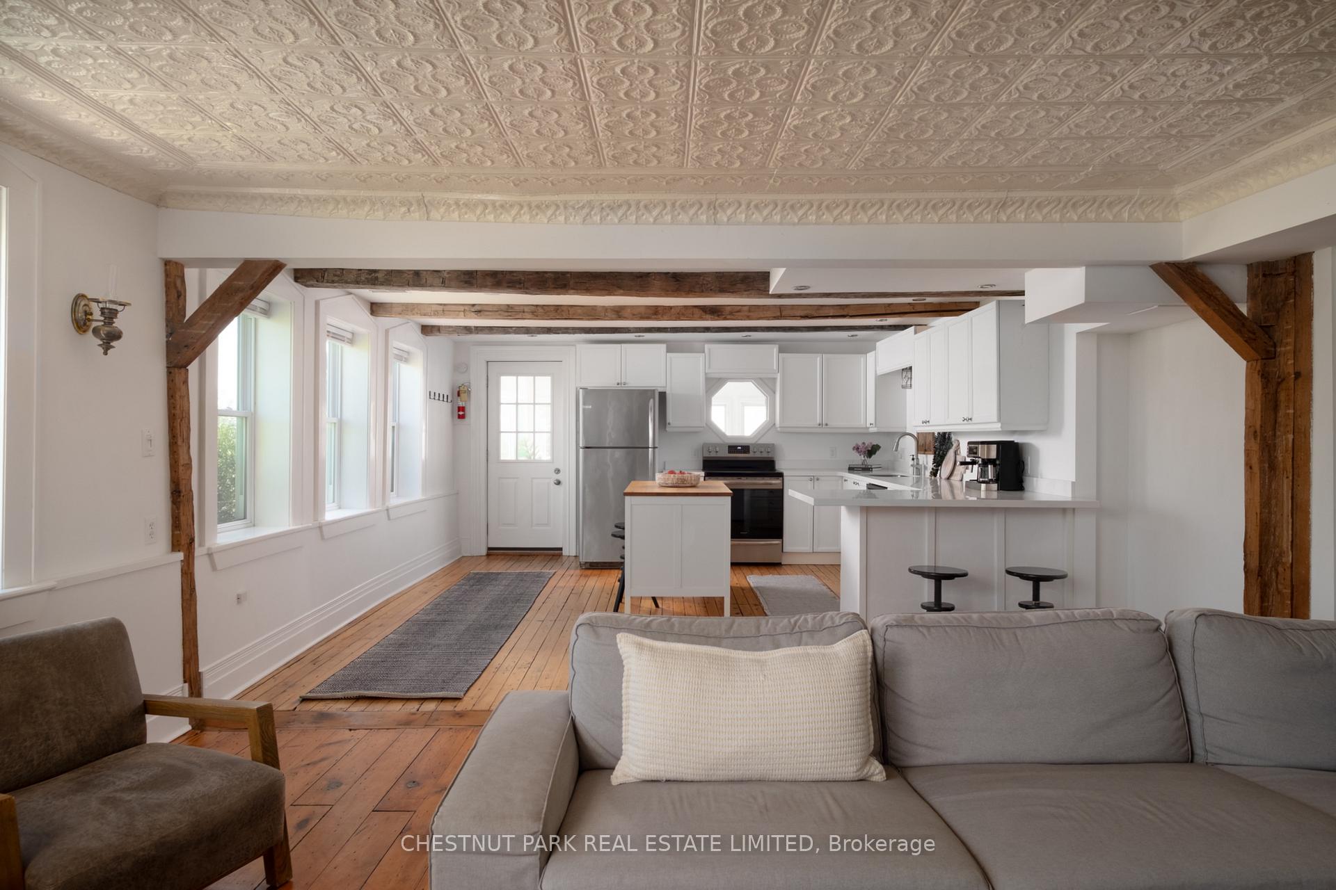 4 Bedroom Single Family Home/House's Image 9
