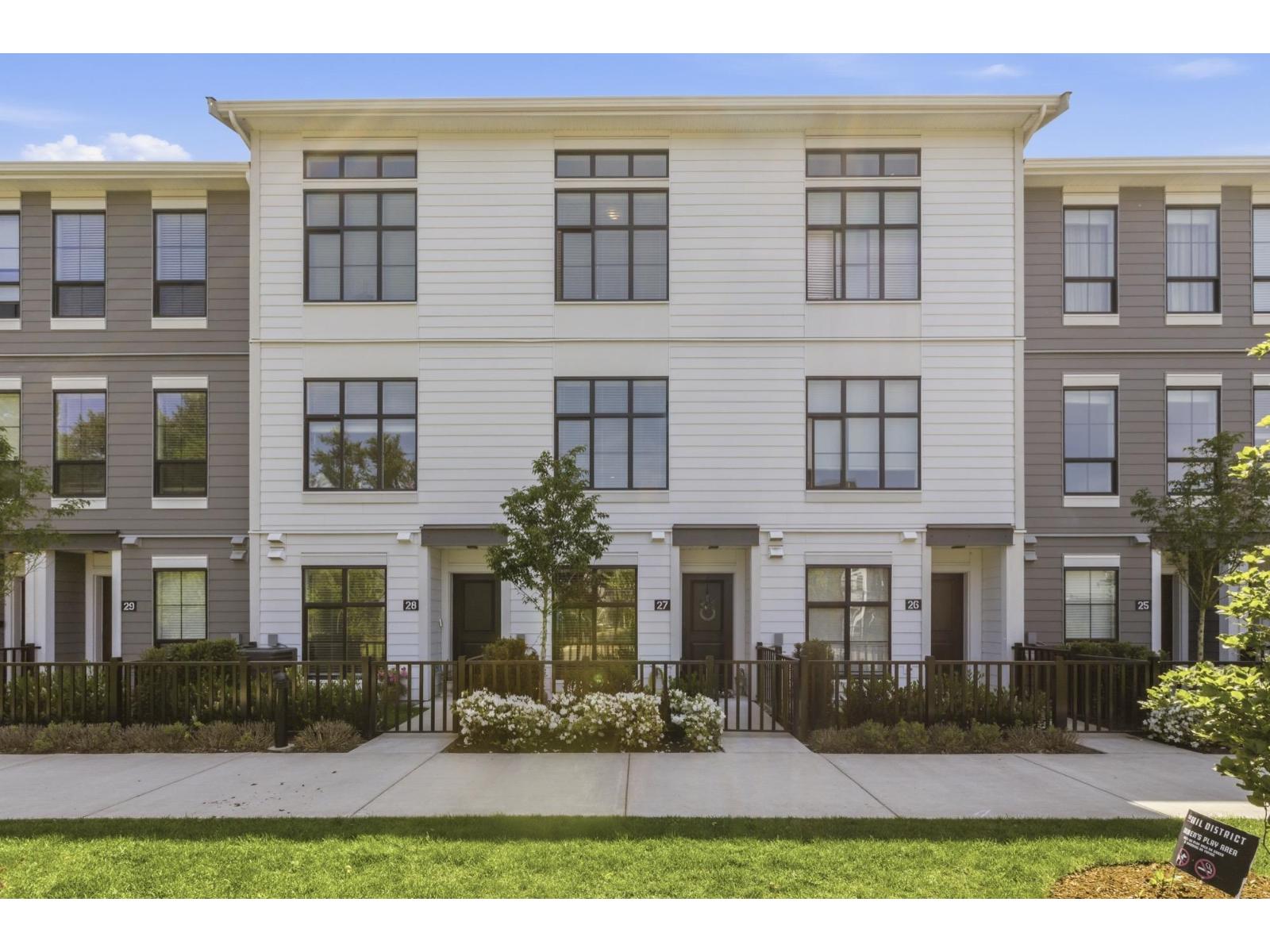 27 2774 MONTROSE AVENUE Abbotsford British Columbia Canada Sale residential Gonzalo Santos PREC Real Broker B.C. Ltd.