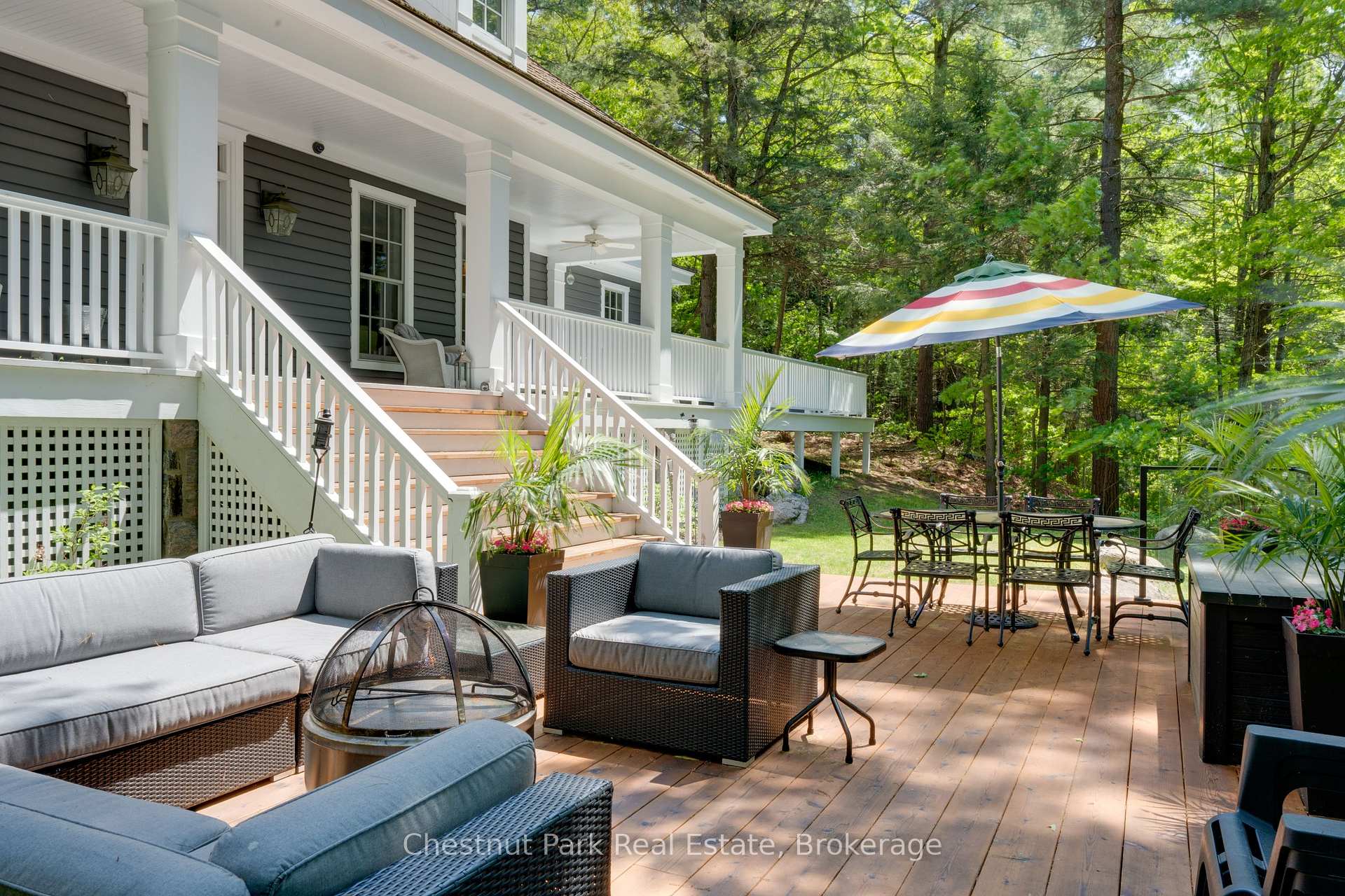 6 Bedroom Single Family Home/House's Image 3