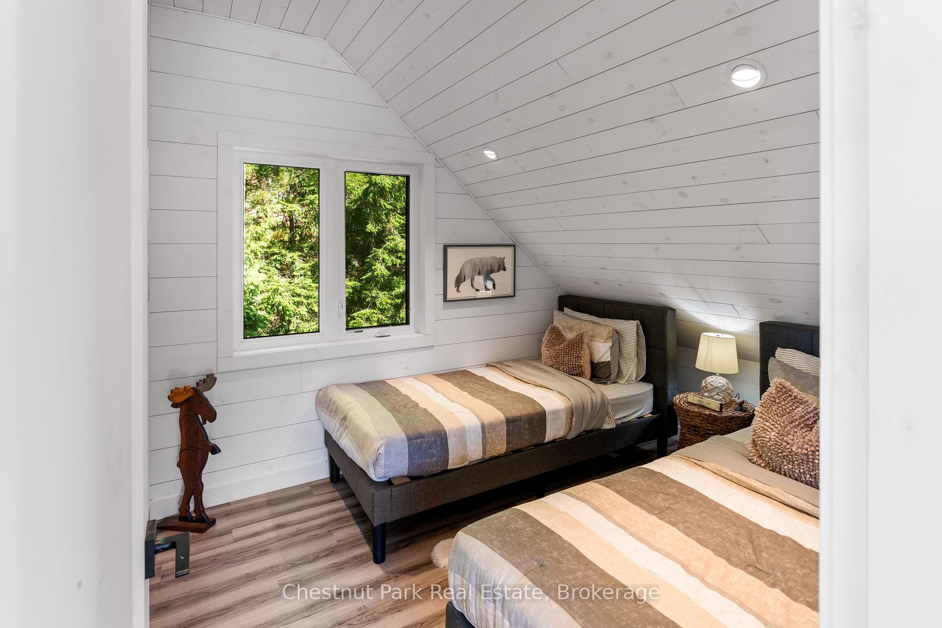 6 Bedroom Single Family Home/House's Image 31