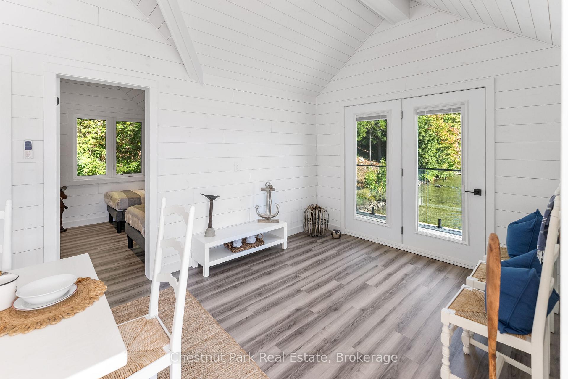 6 Bedroom Single Family Home/House's Image 30