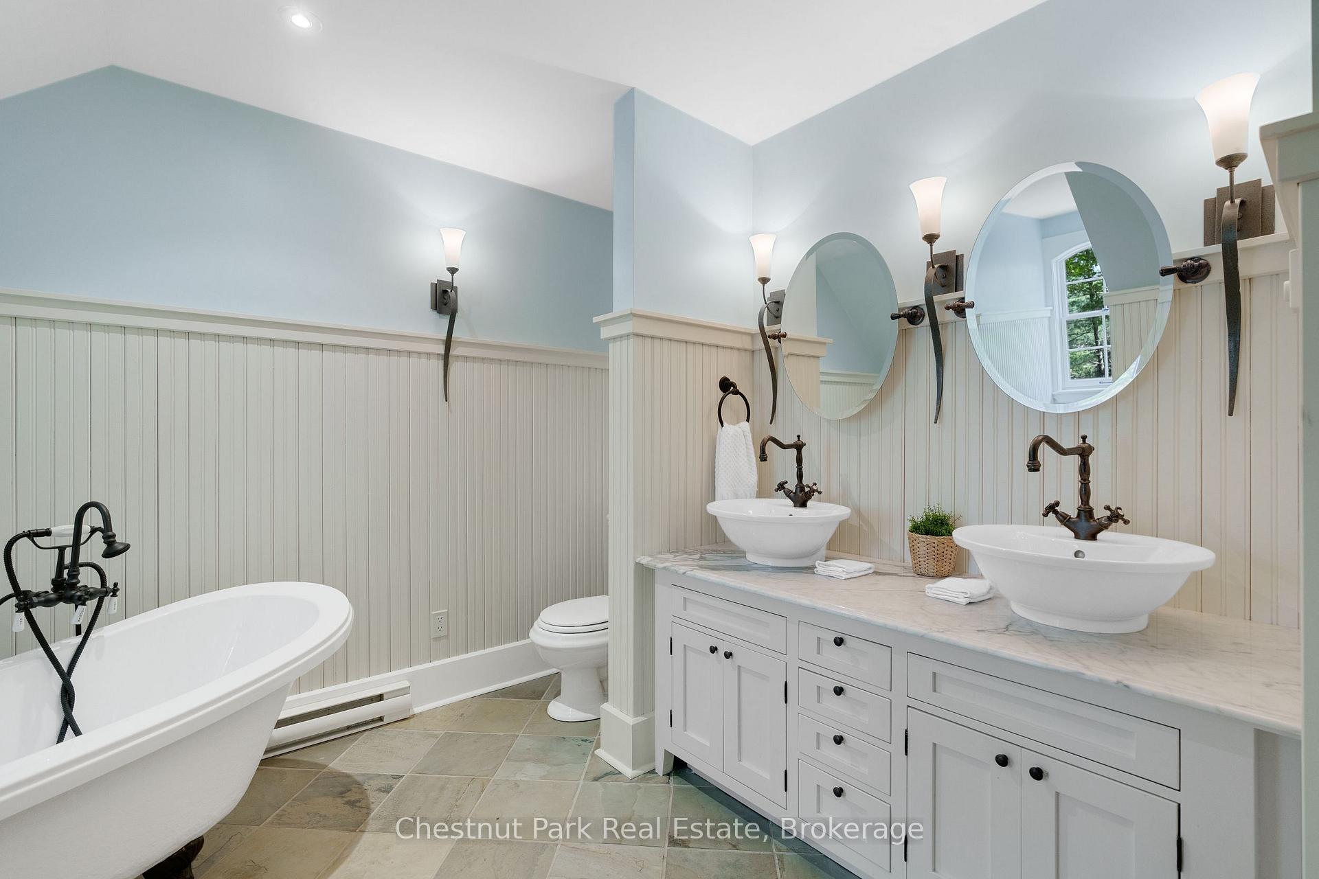 6 Bedroom Single Family Home/House's Image 22