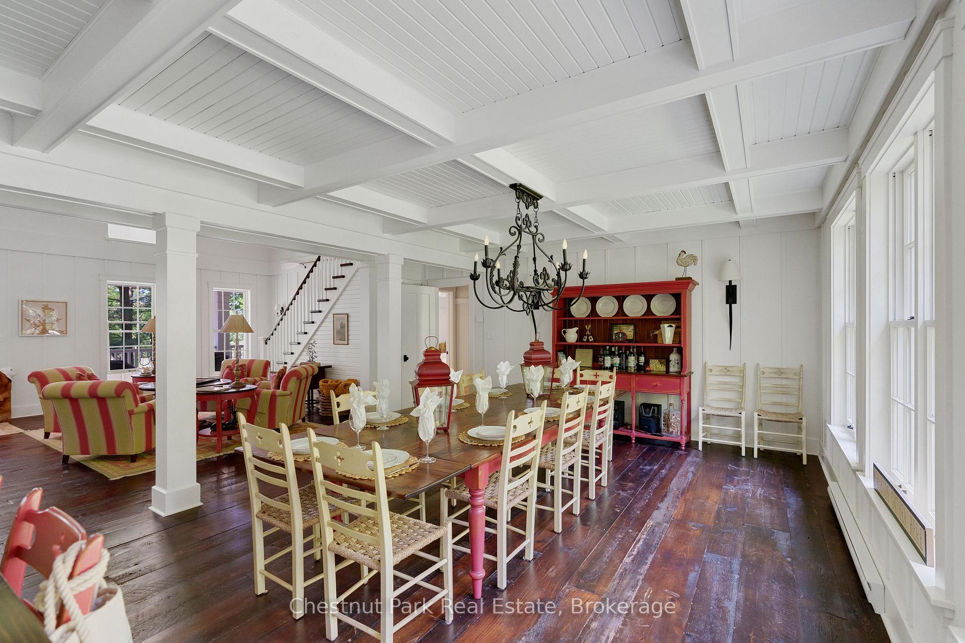 6 Bedroom Single Family Home/House's Image 16