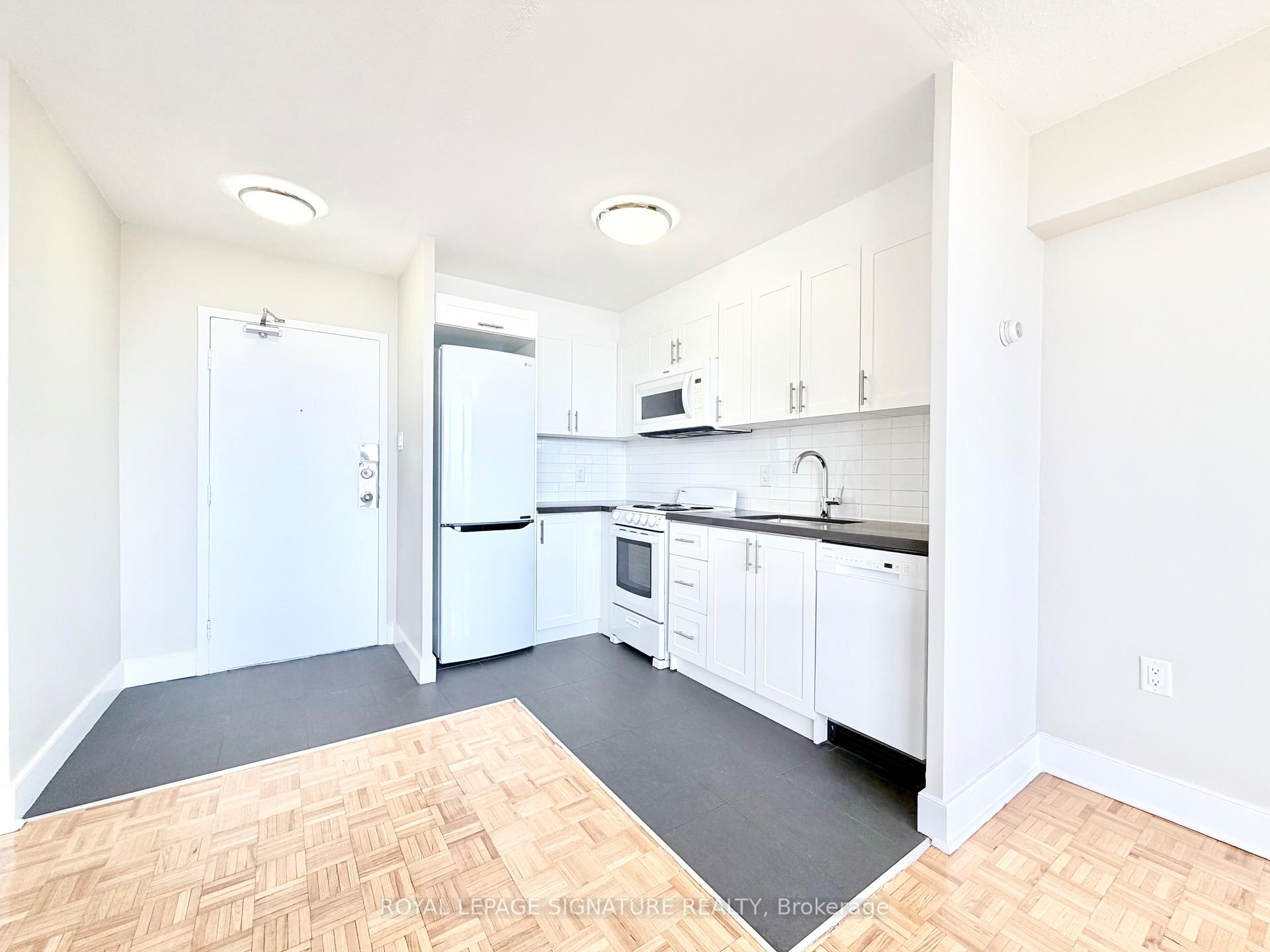 1103 - 1500 Bathurst Street Toronto Ontario Canada Rent residential Luke Chang Royal LePage Signature Realty, Brokerage *