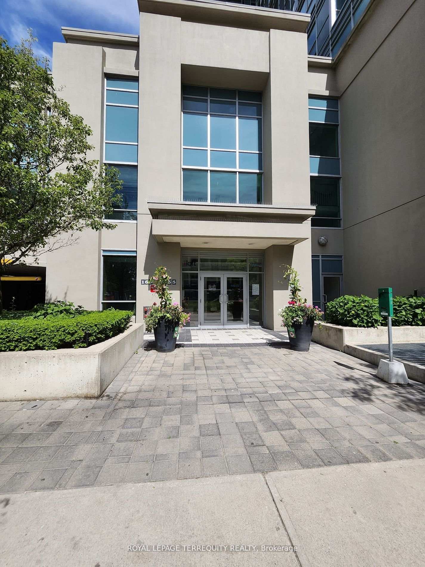 925 - 165 Legion Road N Toronto Ontario Canada Rent residential Rich Weisz Royal LePage Terrequity Realty, Brokerage*