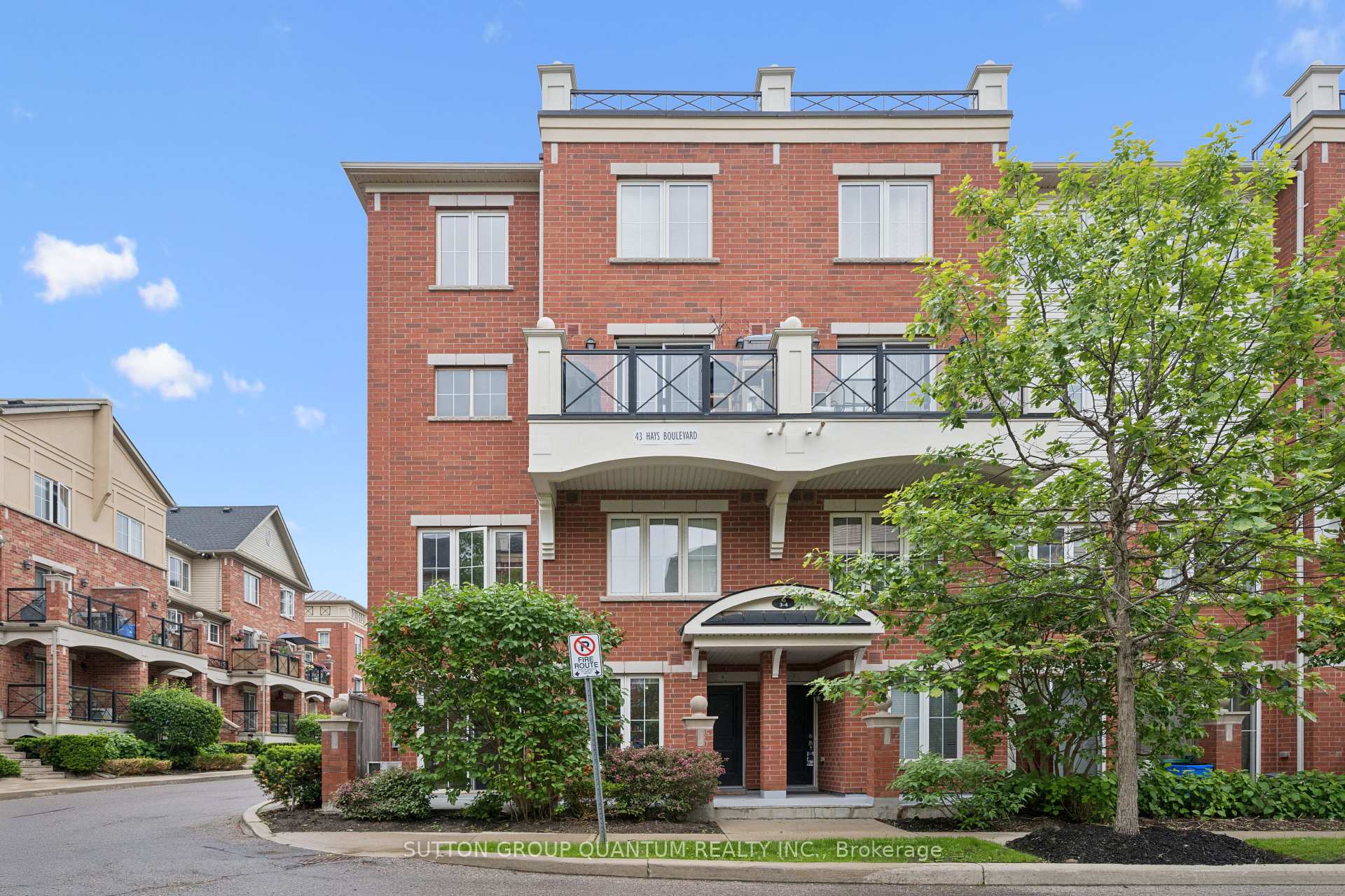 4 - 43 Hays Boulevard Oakville Ontario Canada Sale residential Rita Asadorian SUTTON GROUP QUANTUM REALTY INC., BROKERAGE*