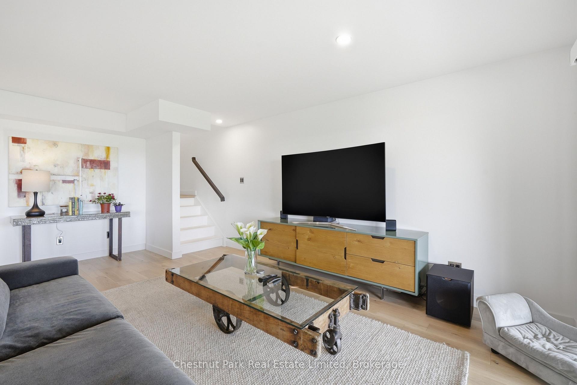 4 Bedroom Single Family Home/House's Image 21