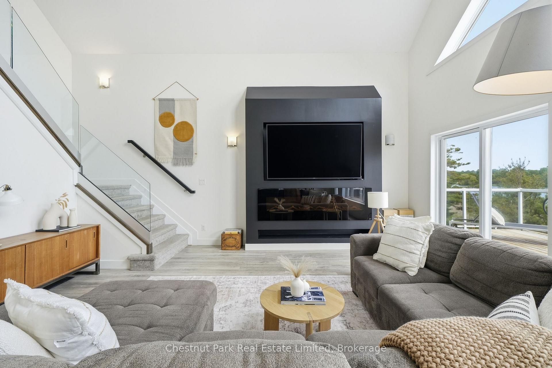 4 Bedroom Single Family Home/House's Image 5