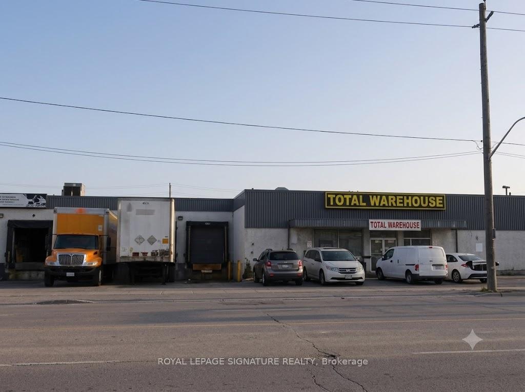 2 - 59 Comstock Road Toronto Ontario Canada Lease commercial NAWEL  SETH TRAIL BLAZERS REALTY Brokerage 