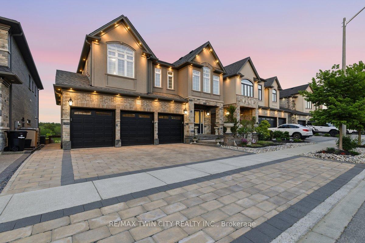 550 Brittania Crescent Kitchener Ontario Canada Sale residential Frieda Kotsopoulos RE/MAX Twin City Realty Inc., Brokerage *
