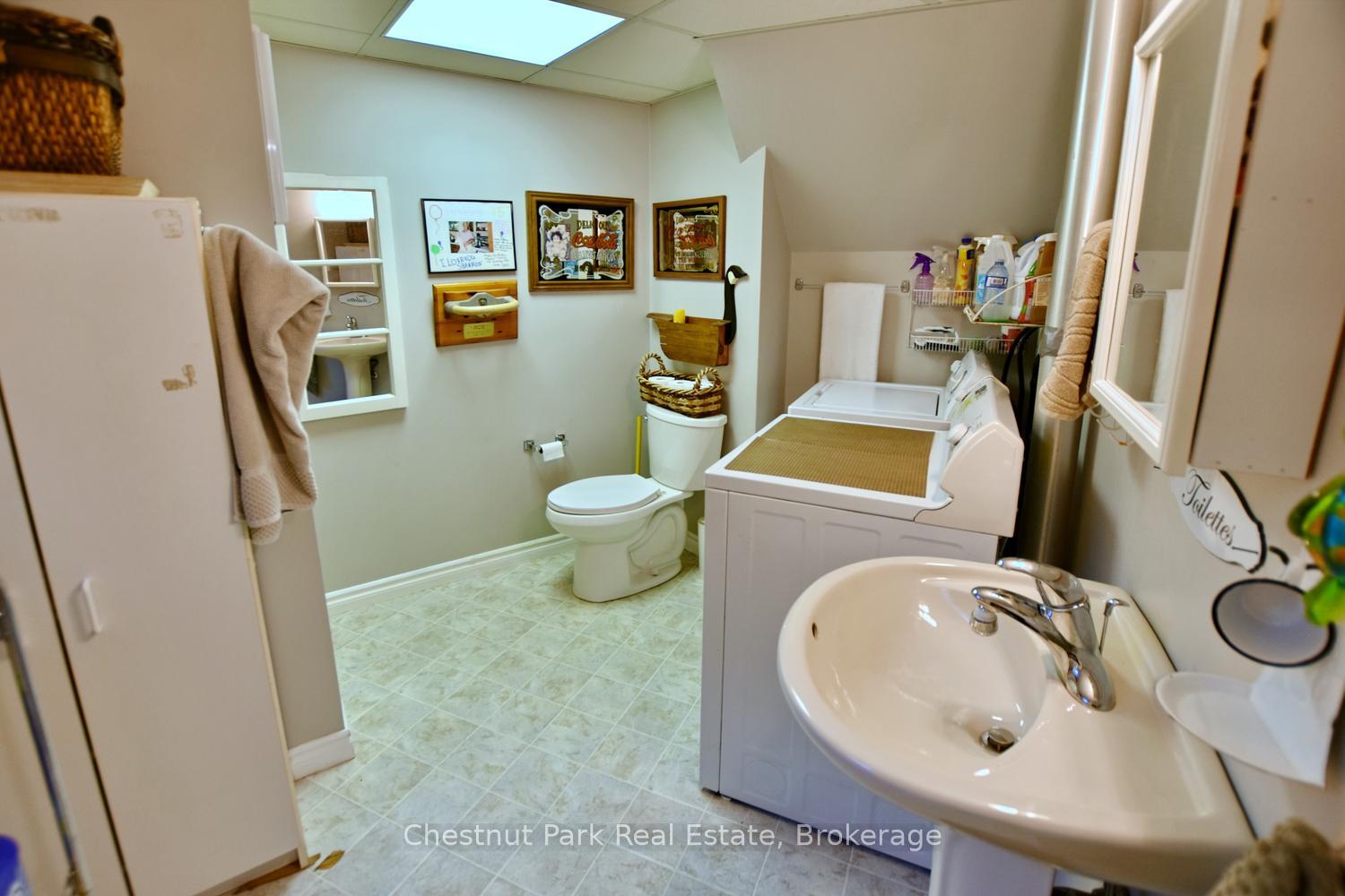 4 Bedroom Single Family Home/House's Image 43