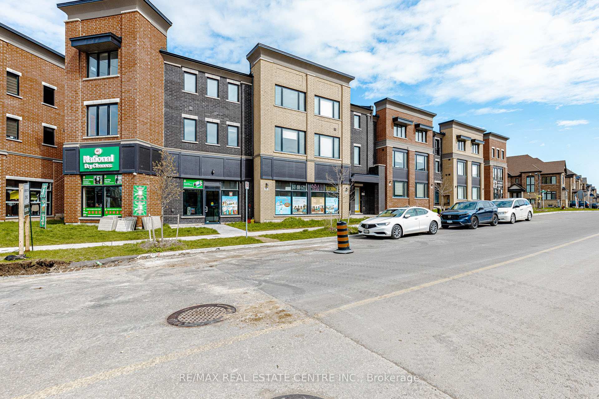 3 Marvin Avenue Oakville Ontario Canada Sale commercial Elizabeth Hayde RE/MAX Real Estate Centre Inc., Brokerage *