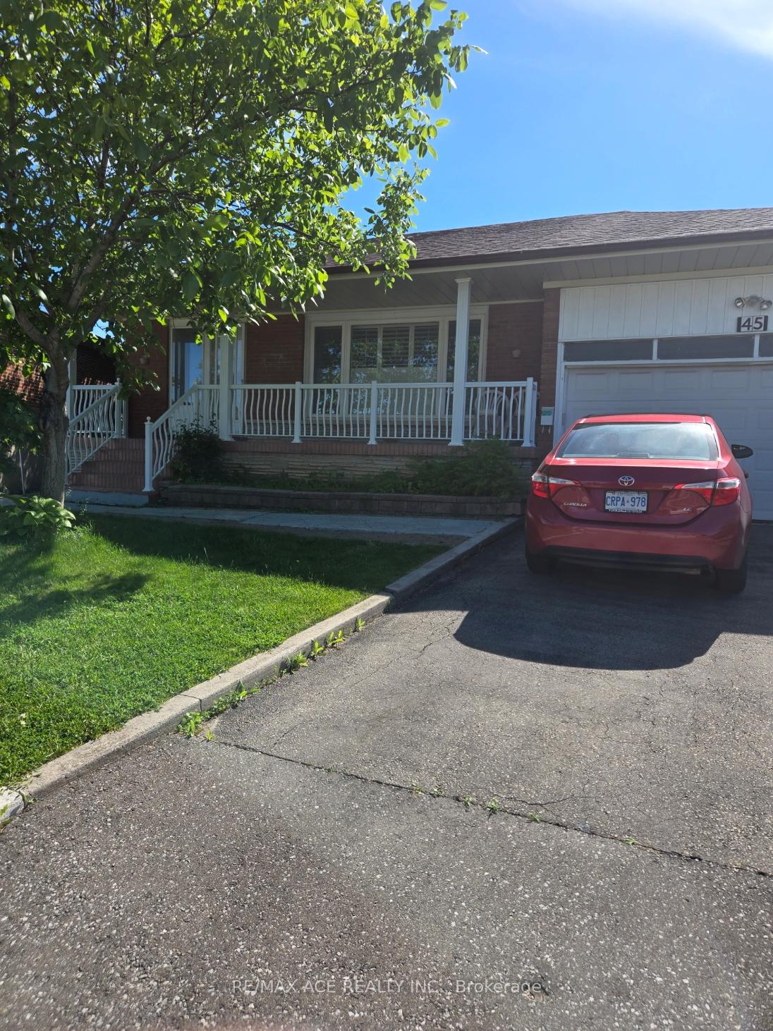 Bsmt - 45 Wheelwright Crescent Toronto Ontario Canada Rent residential Ramin Alokozay Right at Home Realty, Brokerage*