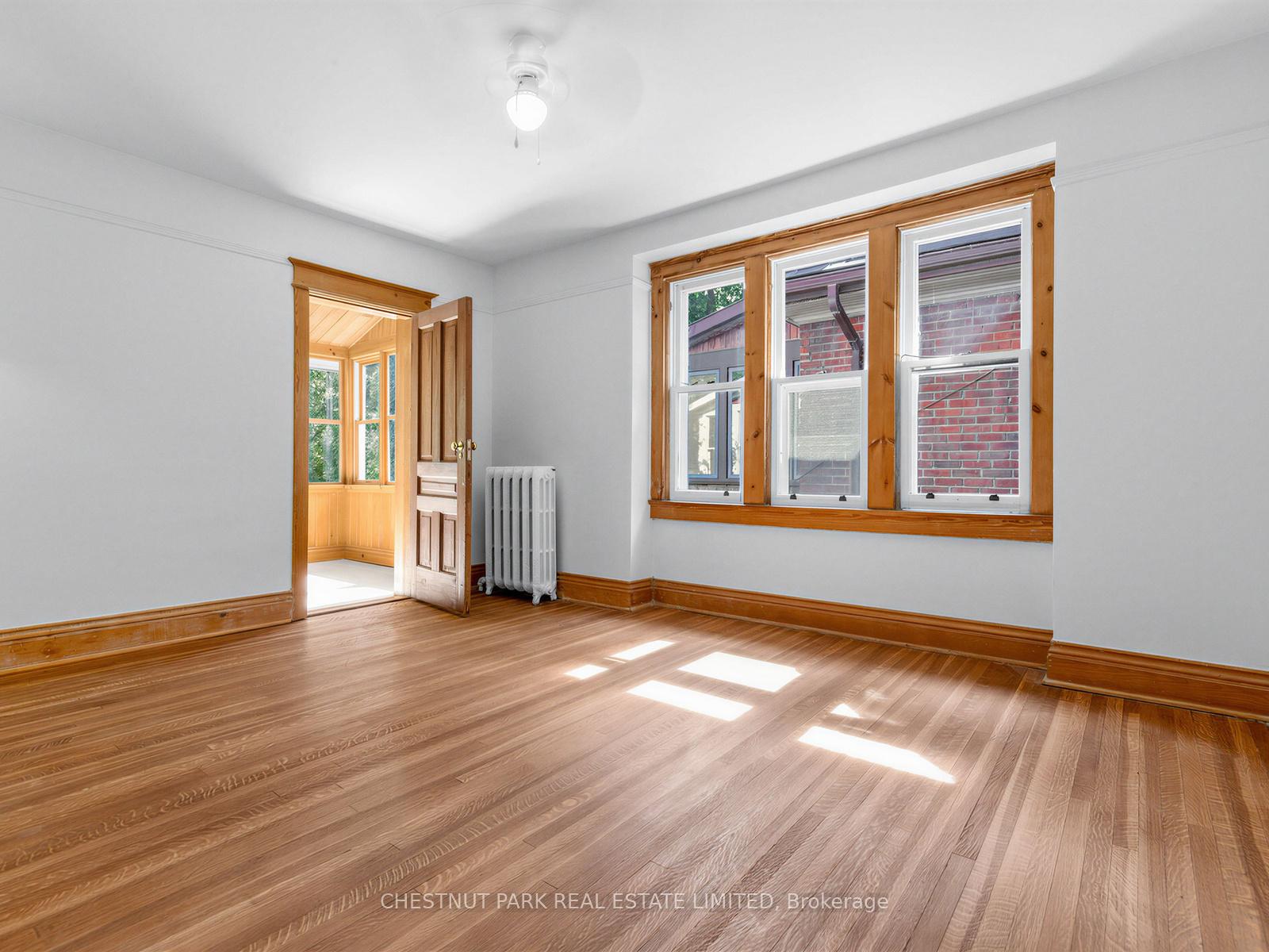 6 Bedroom Single Family Home/House's Image 18