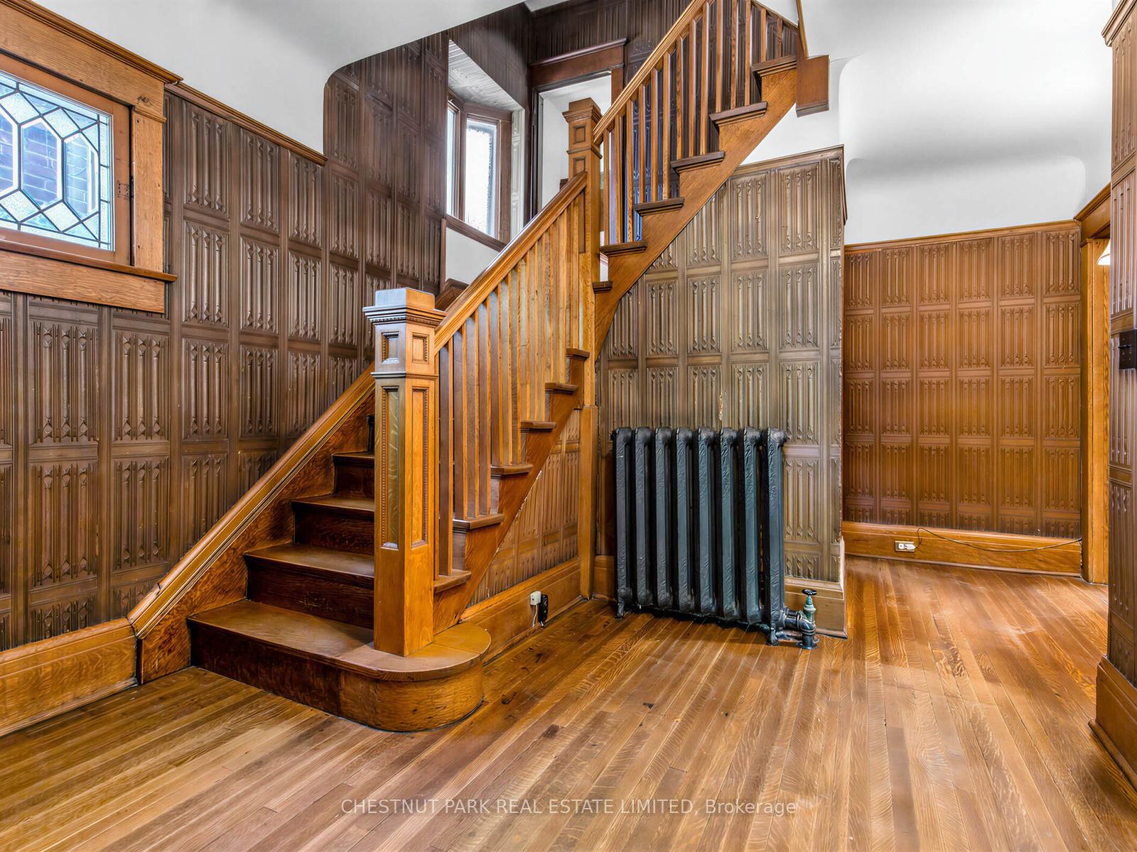 6 Bedroom Single Family Home/House's Image 16