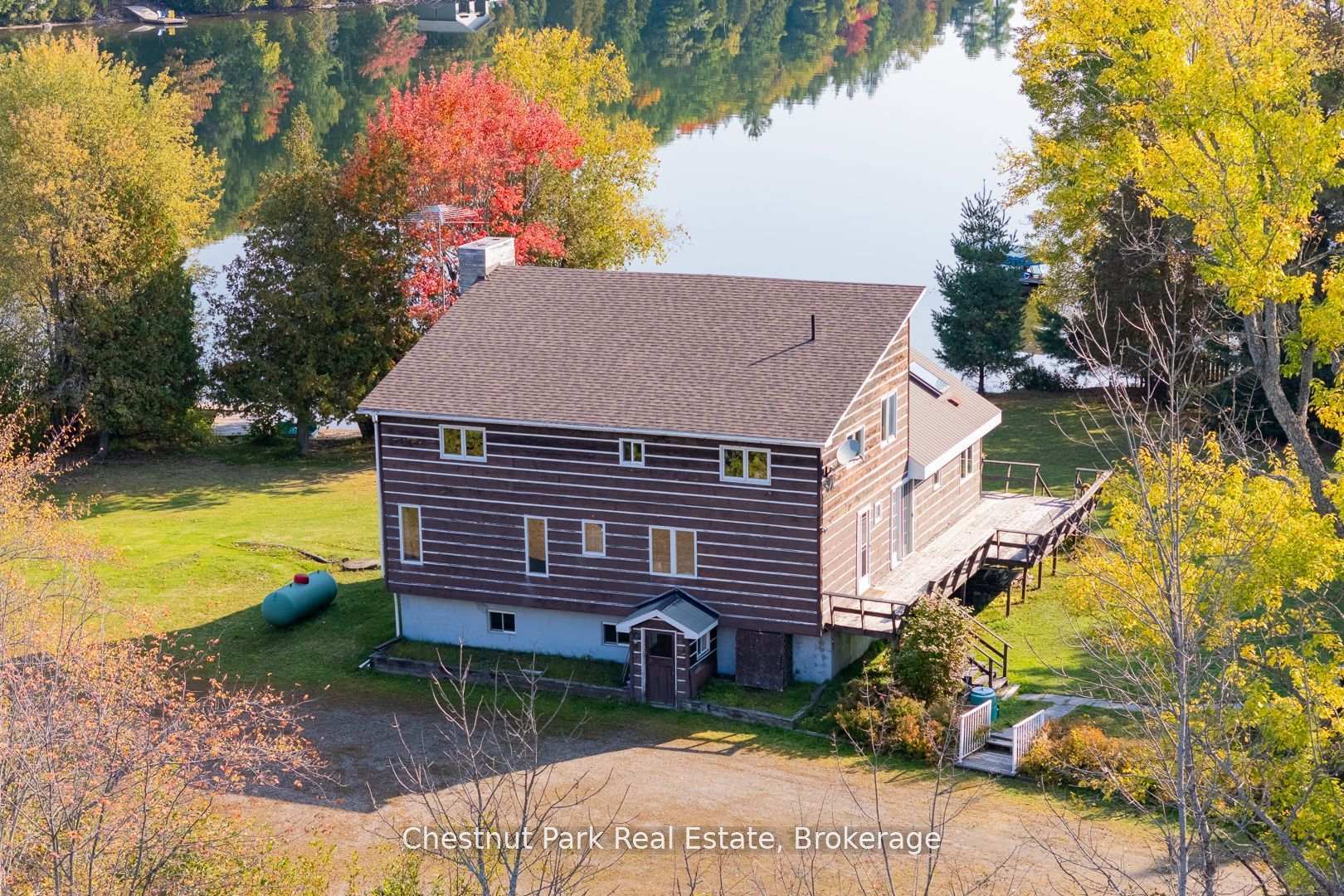 7 Bedroom Single Family Home/House's Image 28