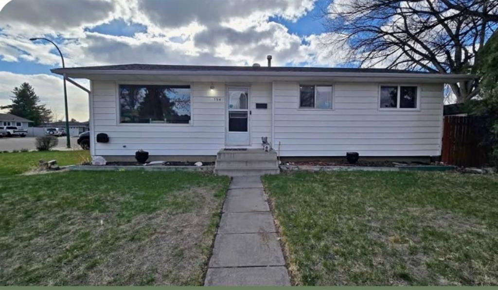 794 Black BV NW Medicine Hat Alberta Canada Sale residential ANA MCFADYEN ROYAL LEPAGE COMMUNITY REALTY