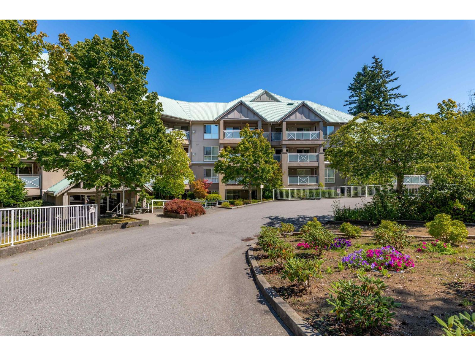 104 15150 29A AVENUE Surrey British Columbia Canada Sale residential Chris Davidson HomeLife Benchmark Realty Corp.