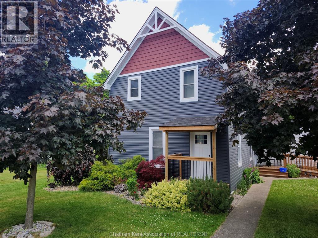 74 LEMUEL STREET Thamesville Ontario Canada Sale residential   M. C. HOMES REALTY INC BROKERAGE