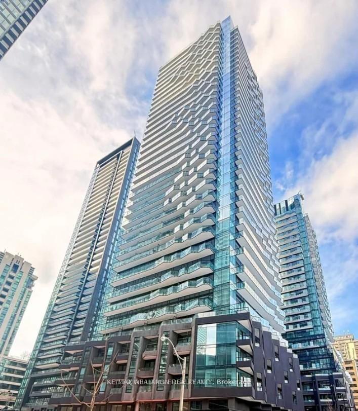 3411 - 195 Redpath Avenue Toronto Ontario Canada Rent residential Siva Sivanesan RE/MAX Realtron Realty Inc., Brokerage *
