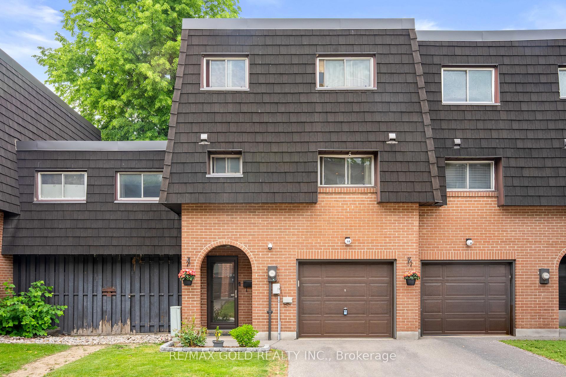 10 Darras Court Brampton Ontario Canada Sale residential Ray Datta RE/MAX Gold Realty Inc., Brokerage