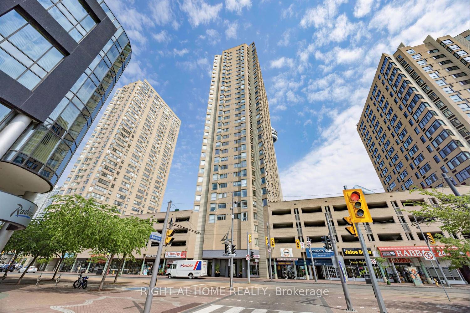 1906 - 260 Queens Quay W Toronto Ontario Canada Sale residential Ammar Kailani Right at Home Realty, Brokerage*