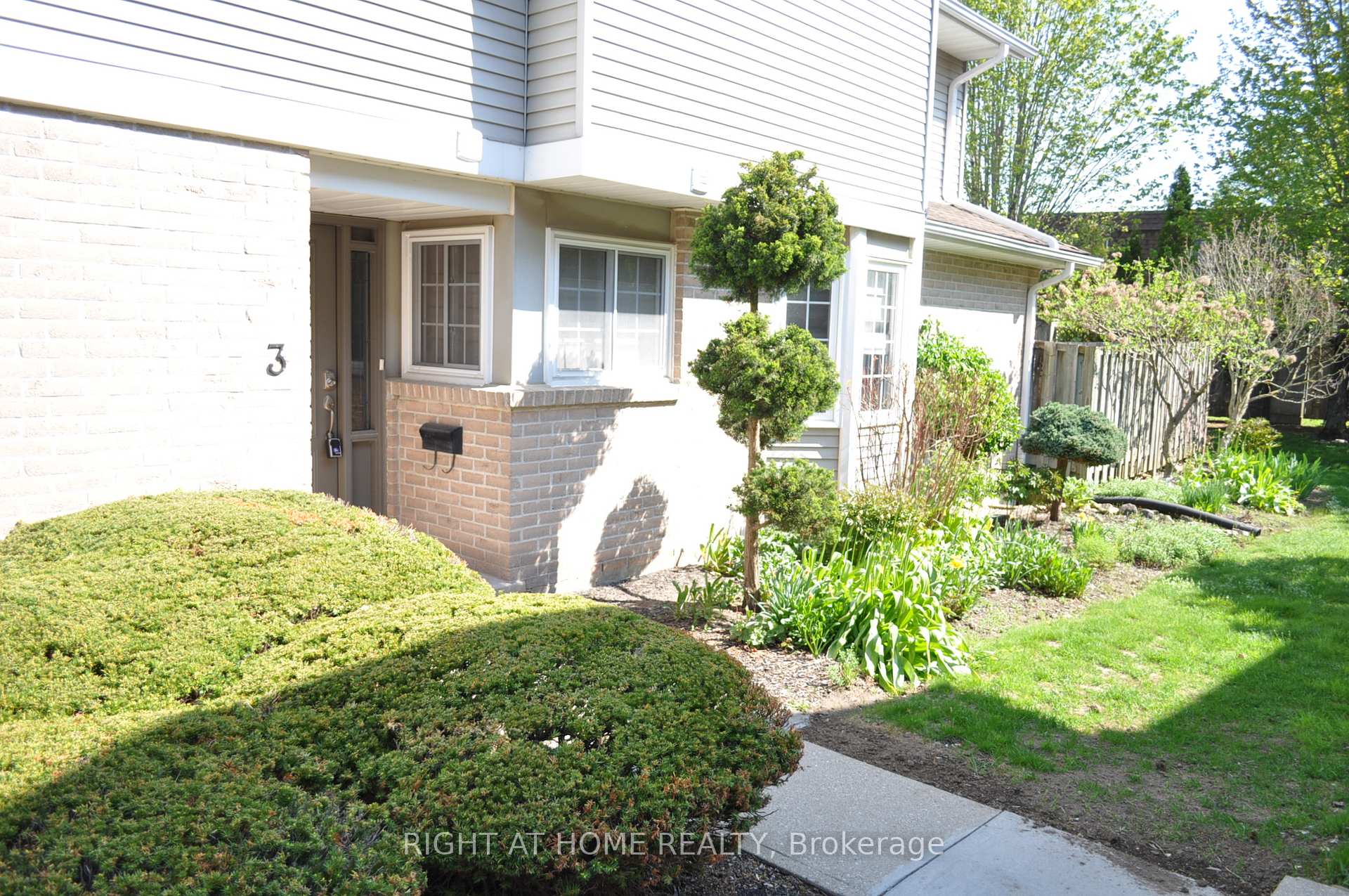3 - 104 Woodlawn Road E Guelph Ontario Canada Sale residential Anita Mehra Right at Home Realty, Brokerage*