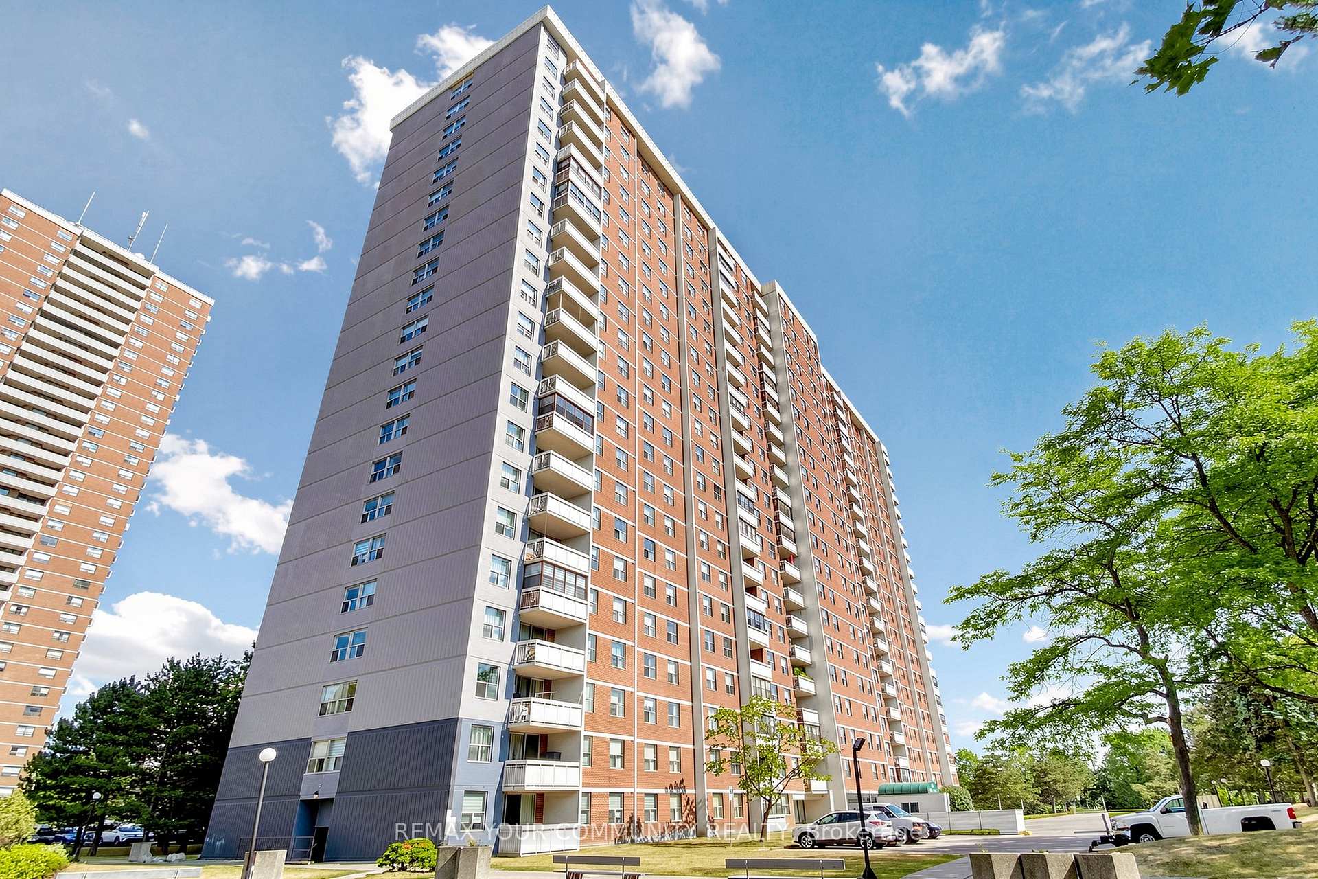 1407 - 205 Hilda Avenue Toronto Ontario Canada Sale residential Mike Arya Re/Max Your Community Realty, Brokerage *