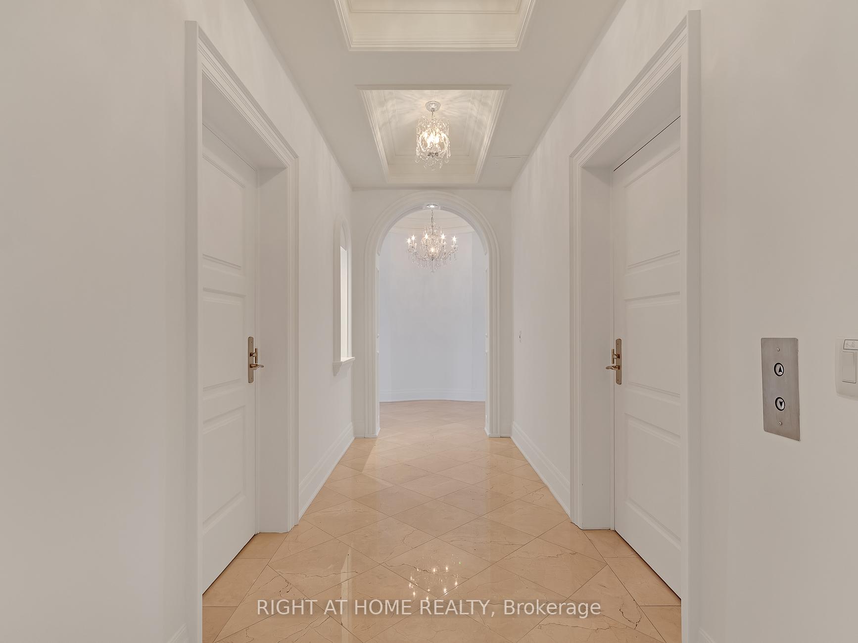 LPH19 - 2095 Lake Shore Boulevard W Toronto Ontario Canada Sale residential Panos Peppas Right at Home Realty, Brokerage*