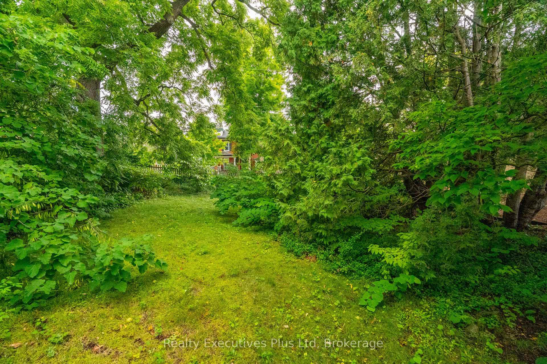 59 Hearn Avenue Guelph Ontario Canada Sale residential   Realty Executives Plus Ltd. Brokerage*
