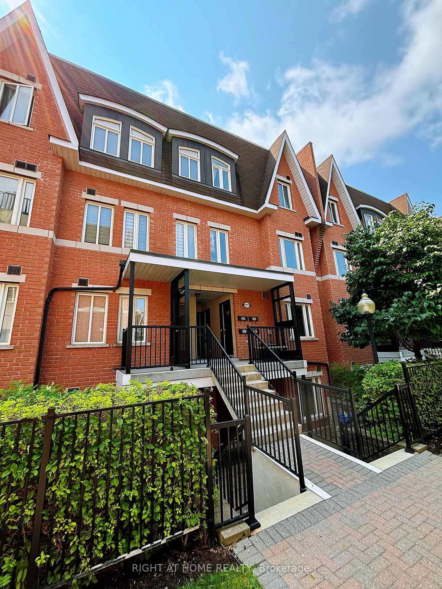351 - 312 John Street Markham Ontario Canada Rent residential Franca Iafrate Right at Home Realty, Brokerage*