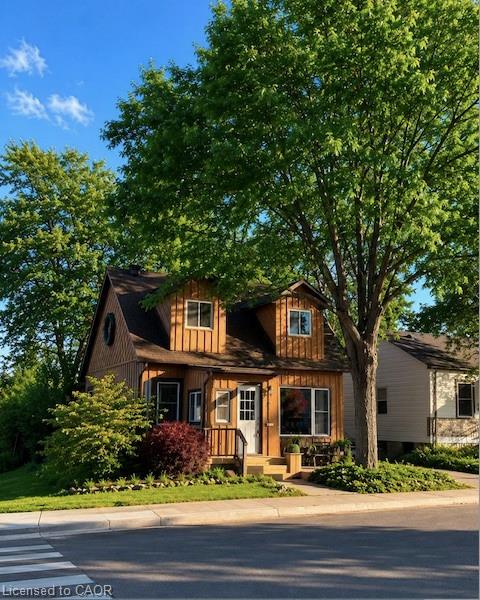 31 Hunter Street Dundas Ontario Canada Sale residential Maggie Abril Nashdom Realty Brokerage Inc. 