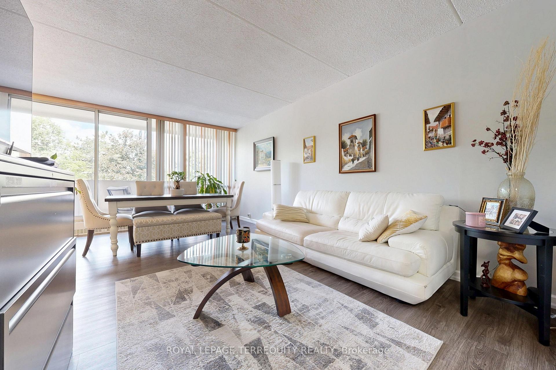 212 - 2 Glamorgan Avenue Toronto Ontario Canada Rent residential Rich Weisz Royal LePage Terrequity Realty, Brokerage*