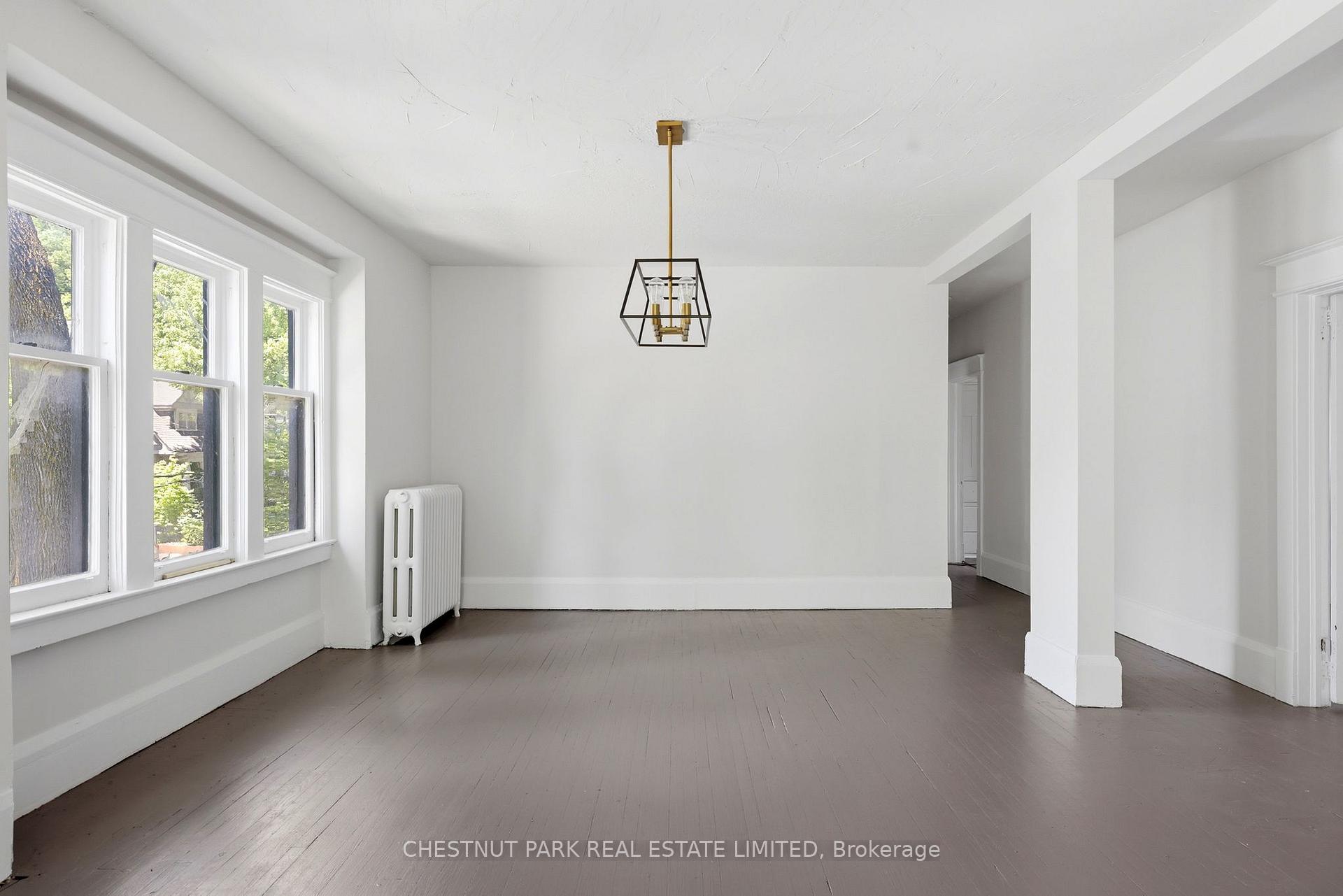 7 Bedroom Single Family Home/House's Image 10