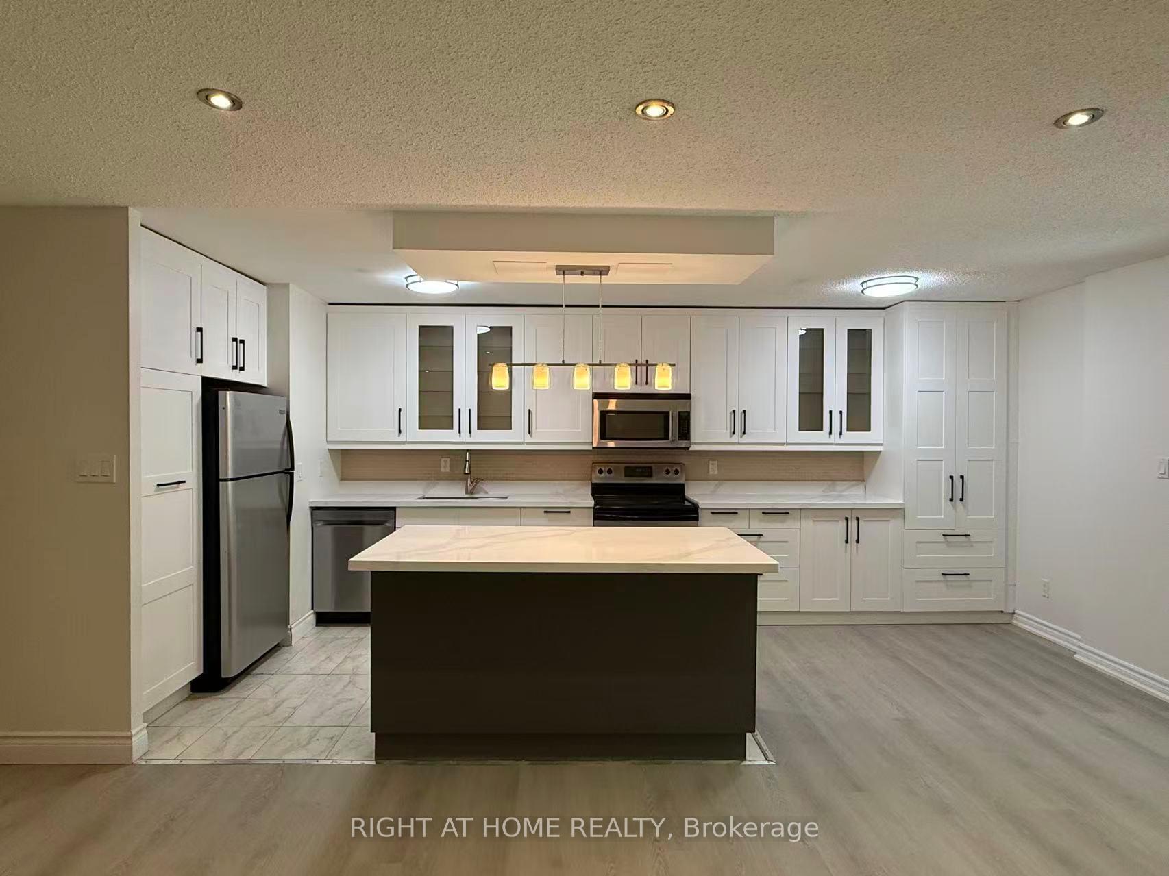 109 - 3025 The credit woodlands Drive Mississauga Ontario Canada Sale residential Rhonda McLeod Right at Home Realty, Brokerage*