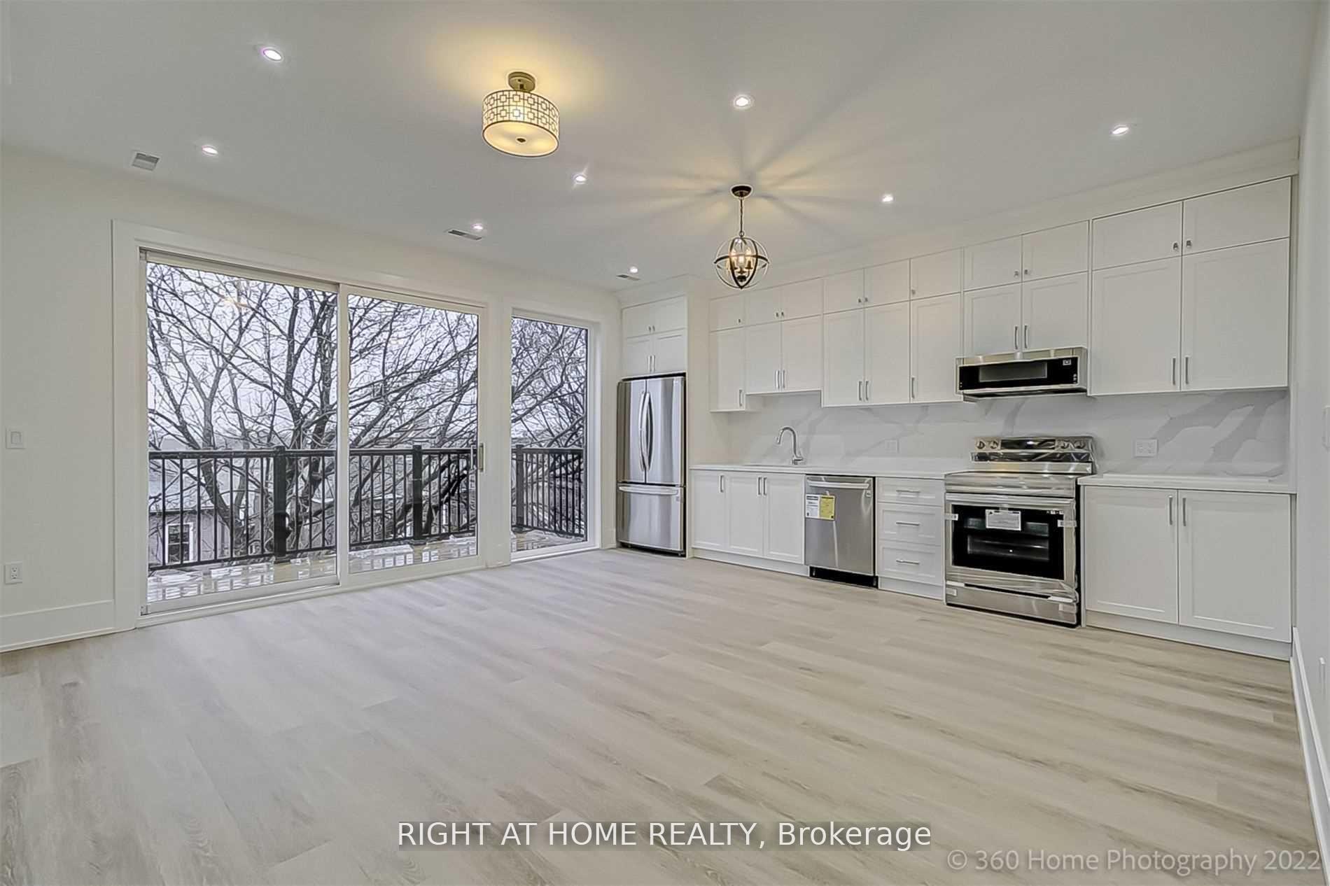 Upper - 9 Beechwood Avenue Toronto Ontario Canada Rent residential Serge Prokhorov Right at Home Realty, Brokerage*