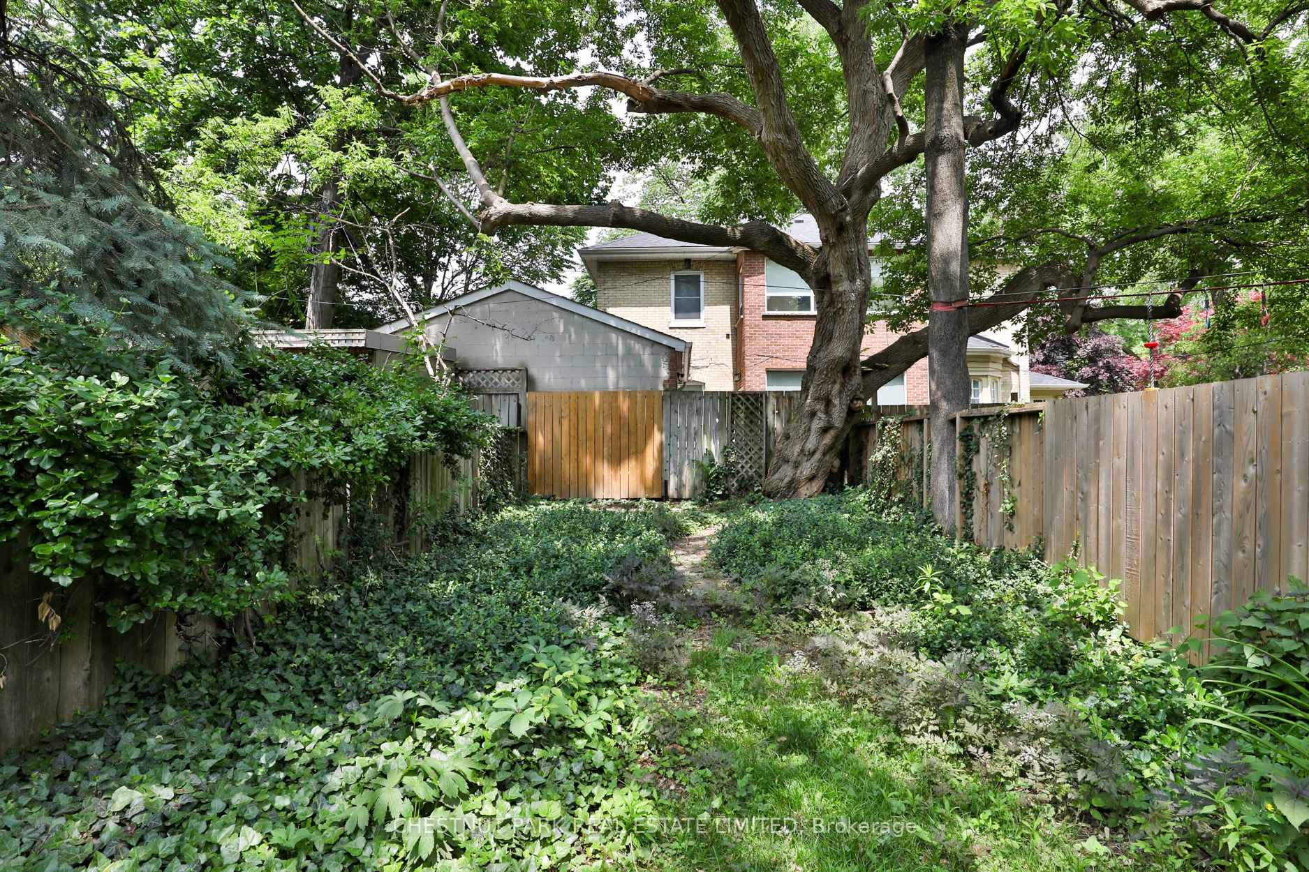 5 Bedroom Single Family Home/House's Image 33