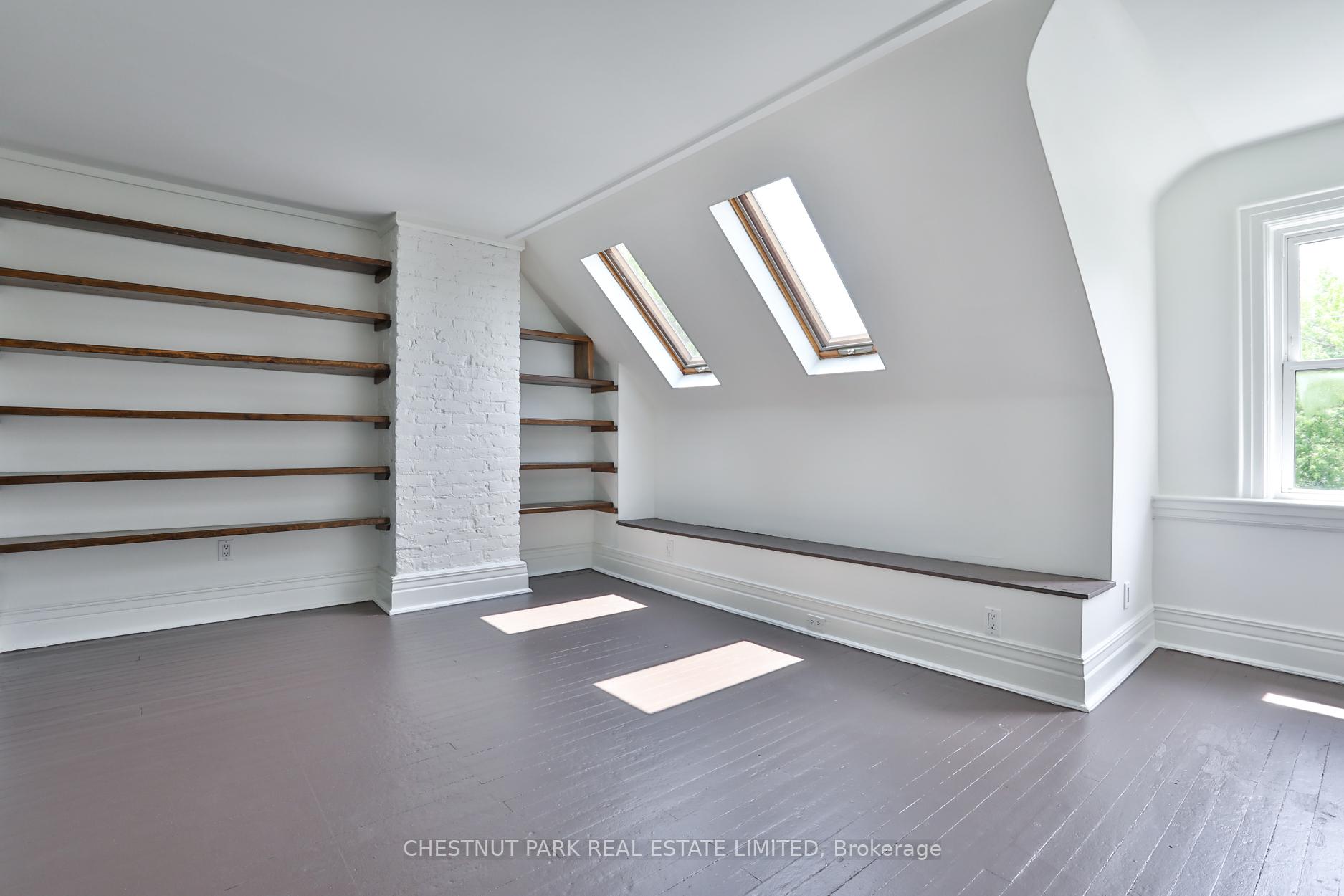 5 Bedroom Single Family Home/House's Image 27