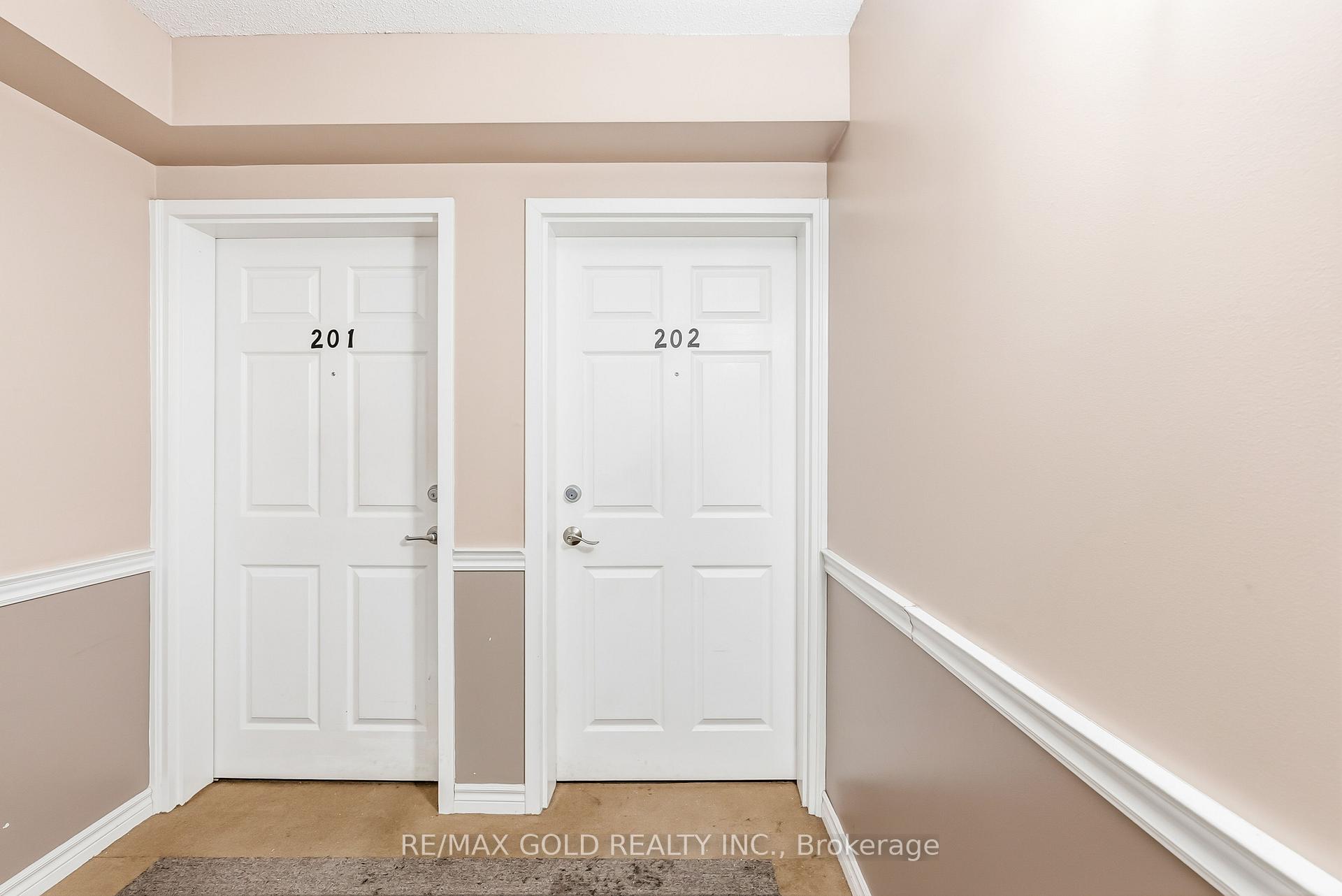 202 - 1340 Main Street E Milton Ontario Canada Sale residential RUKHSANA MALIK RE/MAX GOLD REALTY INC