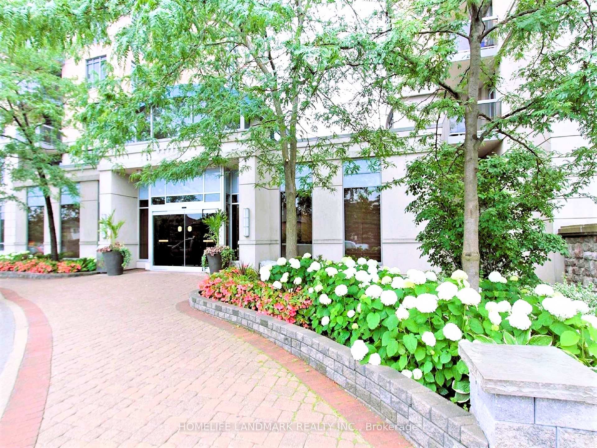 1011 - 8 Mondeo Drive Toronto Ontario Canada Rent residential The Condo Experts RE/MAX Millennium Real Estate, Brokerage*