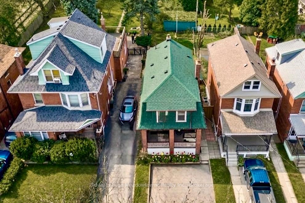 216 Maplewood Avenue Hamilton Ontario Canada Sale residential Akash  Gupta Century 21 Heritage Group Ltd. Brokerage*