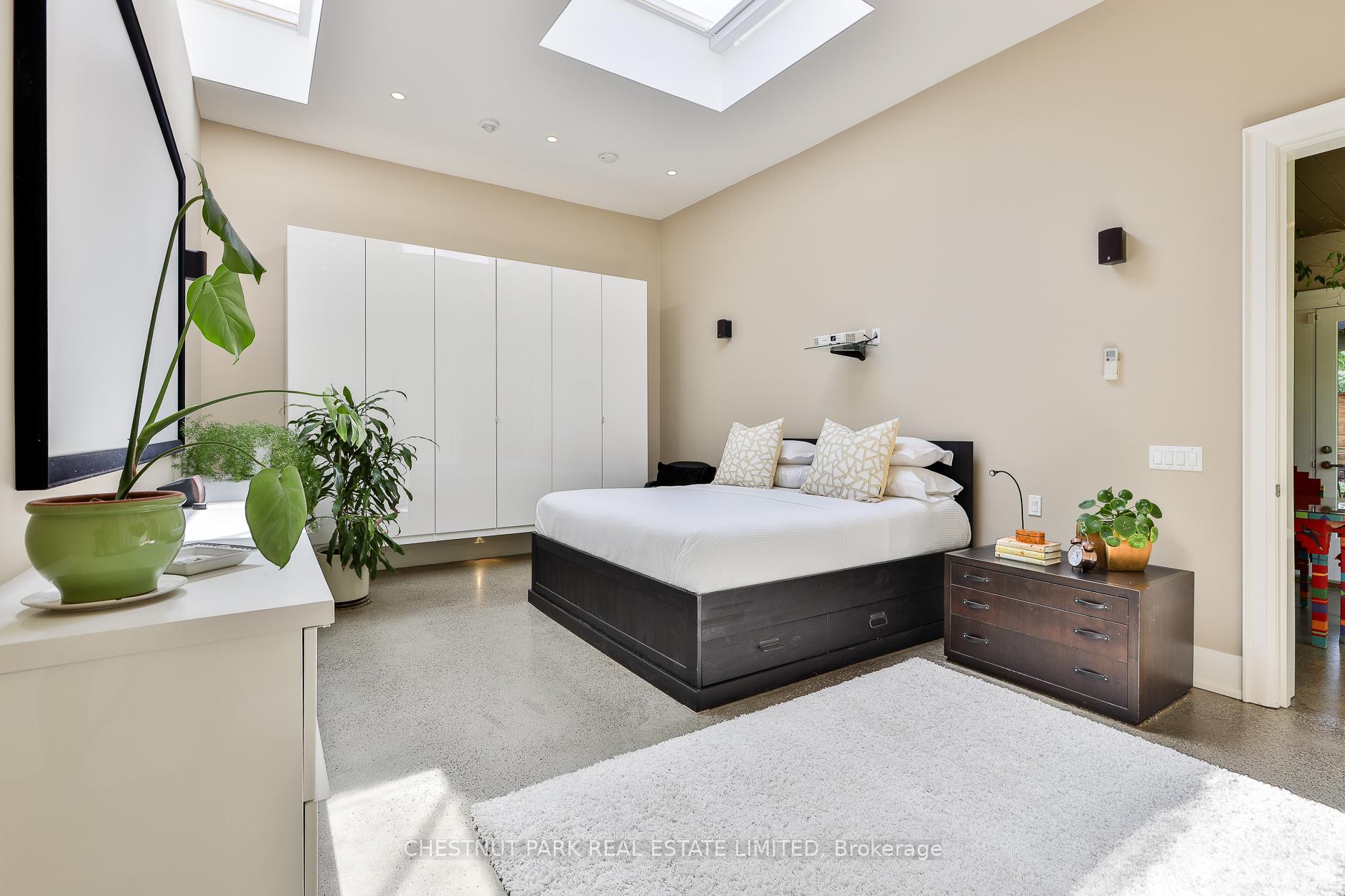 4 Bedroom Single Family Home/House's Image 17