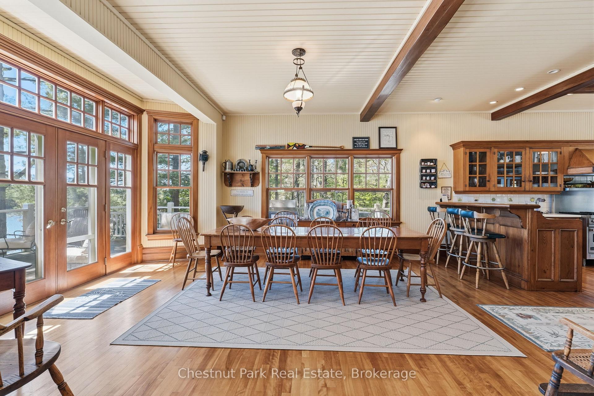 9 Bedroom Single Family Home/House's Image 9