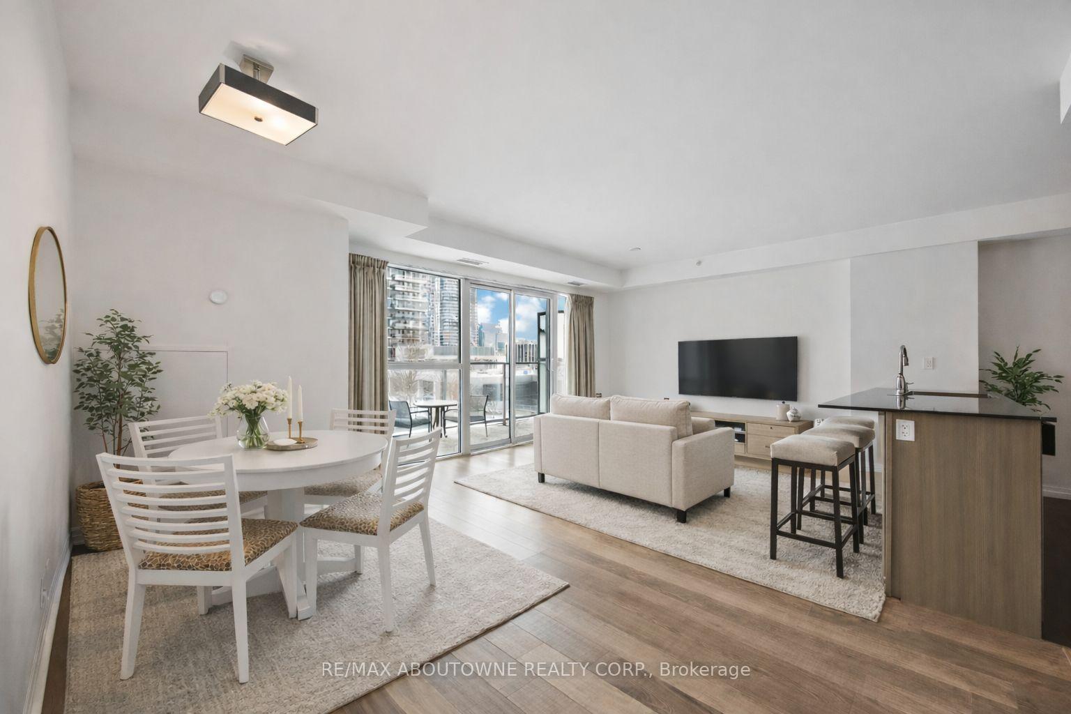 306 - 275 Yorkland Road Toronto Ontario Canada Sale residential Mary Pinelli Royal LePage Signature Realty, Brokerage*