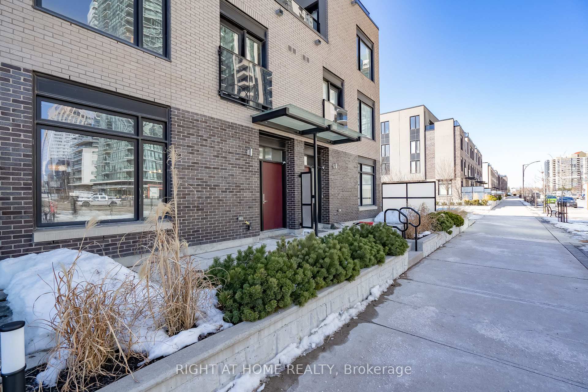 5 - 4030 Parkside Village Drive Mississauga Ontario Canada Rent residential Sunny Atri Right at Home Realty, Brokerage*