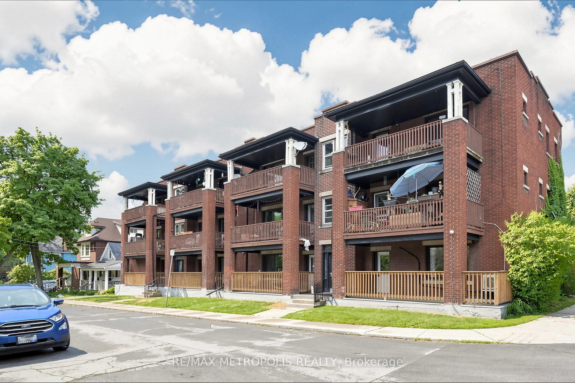 41 Albert Street Hamilton Ontario Canada Sale residential   RE/MAX Metropolis Realty Brokerage*